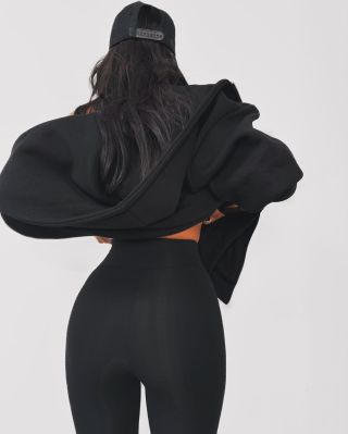 Jemne vrúbkované legíny z viskózy dostupné na eshope 🐈‍⬛