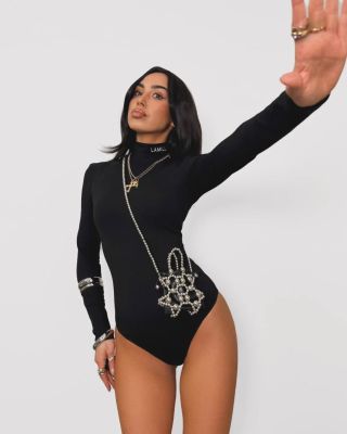 Bavlnené body FAMA v dvoch veľkostiach nájdeš na webe 🖤