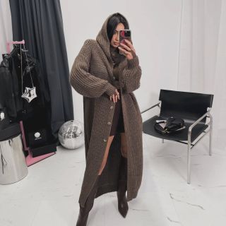 Hrubý kardigán s maxi dĺžkou a kapucňou skladom v dvoch farbách 🐾